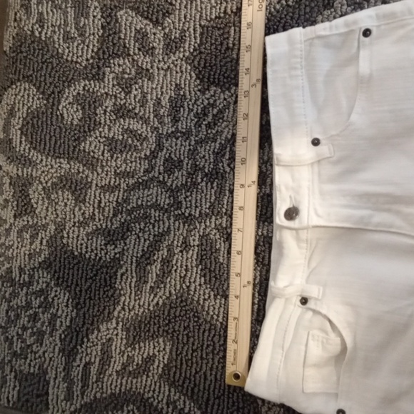 Pistola White Jean Shorts Distressed High-Waisted Cut Off Raw Hem Size 29 - Picture 9 of 11